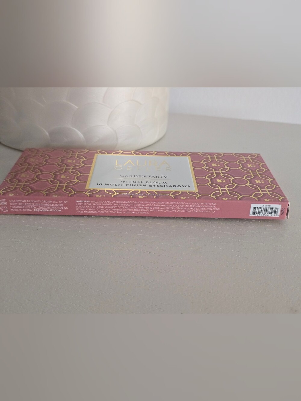 Laura Geller Garden Party In Full Bloom 16 Eyeshadow Palette - Picture 4 of 7